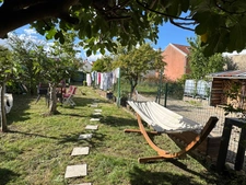 MAISON DE VILLE AVEC JARDIN