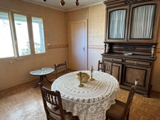 MAISON DE VILLAGE AVEC GRANGE ET JARDIN