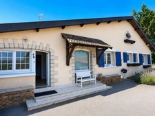 VILLA AVEC PISCINE DÉPENDANCES HABITABLES ET PARC ARBORÉ