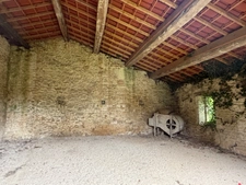DEMEURE DE CARACTÈRE AVEC DEPENDANCES ET PARC ARBORÉ