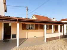 MAISON 4 CHAMBRES AVEC GARAGE ET JARDINET