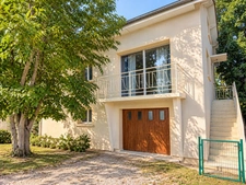 MAISON INDIVIDUELLE, 3 CHAMBRES, SOUS-SOL COMPLET ET JARDIN CLOS