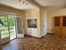 ENSEMBLE IMMOBILIER / DEUX MAISONS DE VILLE ET JARDIN CLOS