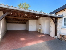 VILLA AVEC PISCINE DÉPENDANCES HABITABLES ET PARC ARBORÉ