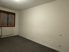 APPARTEMENT AVEC GRANDE PIÈCE DE VIE ET TERRASSE
