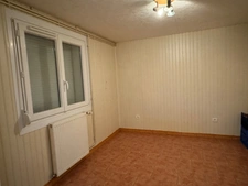 DEUX LOGEMENTS DANS CETTE GRANDE MAISON INDIVIDUELLE  - BAISSE DE PRIX !!! - A SAISIR TRÈS RAPIDEMENT ! -