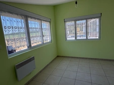 VILLA AVEC PISCINE DÉPENDANCES HABITABLES ET PARC ARBORÉ