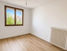 MAISON 3 CHAMBRES AVEC GARAGE ET JARDIN