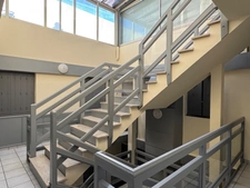 APPARTEMENT AVEC GRANDE PIÈCE DE VIE ET TERRASSE