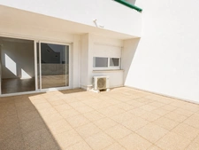 APPARTEMENT CLIMATISÉ AVEC TERRASSE - CENTRE VILLE