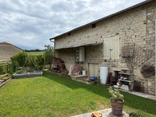 GRANDE MAISON DE FAMILLE AVEC JARDIN ET GRANGE