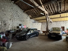 MAISON EN PIERRE 4 CHAMBRES AVEC GRANGE ET PARC ARBORÉ BORDÉ PAR UNE RIVIÈRE