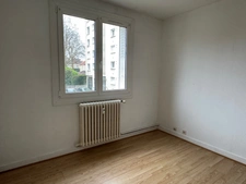 APPARTEMENT 3 CHAMBRES, BALCON, CAVE ET PLACE DE PARKING