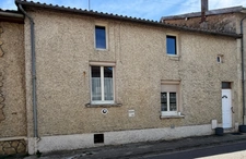 MAISON DE VILLAGE 4 CHAMBRES AVEC JARDIN ET DÉPENDANCES