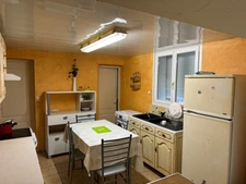 DEUX LOGEMENTS DANS CETTE GRANDE MAISON INDIVIDUELLE  - BAISSE DE PRIX !!! - A SAISIR TRÈS RAPIDEMENT ! -