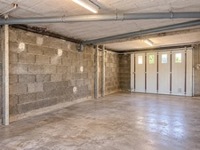MAISON INDIVIDUELLE, 3 CHAMBRES, SOUS-SOL COMPLET ET JARDIN CLOS