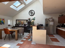 LOFT CONTEMPORAIN,  160m2, 4 CHAMBRES - TERRASSE, JARDIN AVEC PISCINE ET GARAGE