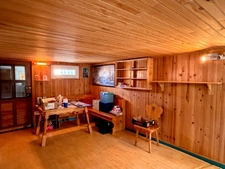 PAVILLON SUR SOUS-SOL, 3 CHAMBRES, BUREAU ET JARDIN CLOS