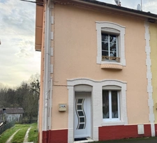 MAISON RÉNOVÉE, 2/3 CHAMBRES,  GRANDE PIÈCE DE VIE, TERRASSE ET GARAGE