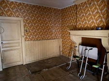 MAISON D'HABITATION + SECONDE BATISSE À RENOVER