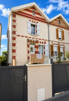 MAISON DE VILLE AVEC JARDIN