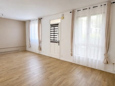 MAISON 3 CHAMBRES AVEC GARAGE ET JARDIN