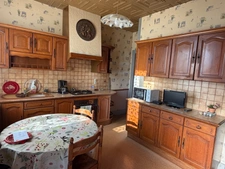 MAISON A RENOVER, 2 CHAMBRES, JARDIN ET GARAGE