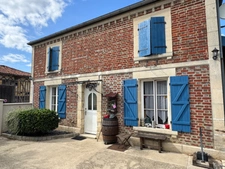 MAISON DE CARACTÈRE PROCHE DU LAC
