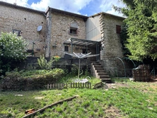 MAISON EN PIERRE 4 CHAMBRES AVEC GRANGE ET PARC ARBORÉ BORDÉ PAR UNE RIVIÈRE