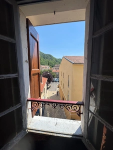 🏗️ DIGNE-LES-BAINS – PÉPITE INVESTISSEUR – T3 TRAVERSANT À RÉNOVER – 2 BALCONS – POTENTIEL 2 LOGEMENTS 