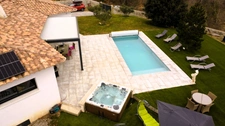 À vendre : Villa d’architecte haut de gamme avec piscine, spa et double garage – Malijai
