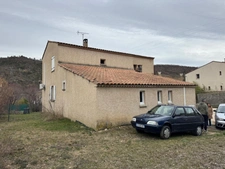 🚀 RARE : Spécial Investisseur – Rendement Brut 10% Champtercier (Lotissement Artisanal) | Maison de 3 appartements | 226 000 €