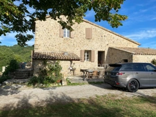 En pleine Nature, un Mas Provençal en pierres dans la Vallée de Thoard !