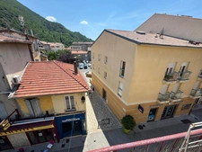 🏗️ DIGNE-LES-BAINS – PÉPITE INVESTISSEUR – T3 TRAVERSANT À RÉNOVER – 2 BALCONS – POTENTIEL 2 LOGEMENTS 