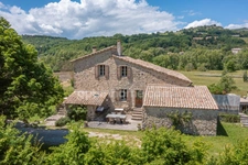 En pleine Nature, un Mas Provençal en pierres dans la Vallée de Thoard !