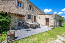 En pleine Nature, un Mas Provençal en pierres dans la Vallée de Thoard !
