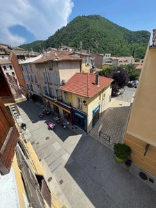 🏗️ DIGNE-LES-BAINS – PÉPITE INVESTISSEUR – T3 TRAVERSANT À RÉNOVER – 2 BALCONS – POTENTIEL 2 LOGEMENTS 