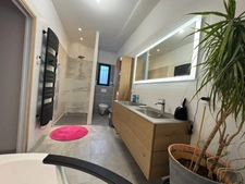 À vendre : Villa d’architecte haut de gamme avec piscine, spa et double garage – Malijai