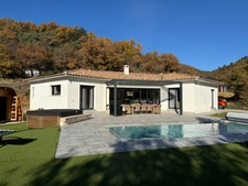 À vendre : Villa d’architecte haut de gamme avec piscine, spa et double garage – Malijai