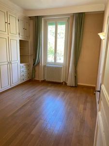 Villa Bourgeoise des Années 30 – 190 m², Proche Collège Gassendi – Digne-les-Bains