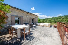 En pleine Nature, un Mas Provençal en pierres dans la Vallée de Thoard !