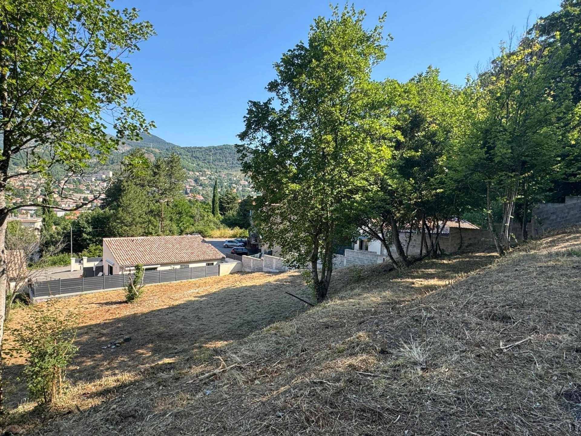 Terrain constructible de 692 m2 à vendre à Digne-les-Bains – Quartier résidentiel recherché · à Digne les Bains · 107 500 €