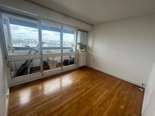 Résidence en bon état, F3 67 m² proche métro et commerces
