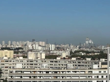 Résidence en bon état, F3 67 m² proche métro et commerces