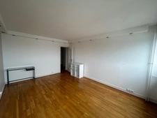 Résidence en bon état, F3 67 m² proche métro et commerces