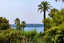 CANNES Basse Californie - APPARTEMENT 3 PIÈCES VUE MER AVEC GARAGE ET CAVE