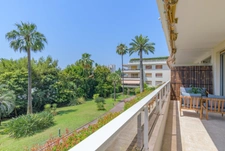 CANNES Basse Californie - APPARTEMENT 3 PIÈCES VUE MER AVEC GARAGE ET CAVE