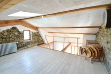 EXCLUSIVITE / Ravissante maison de village avec son petit garage  / 63800 Saint Bonnet les Allier