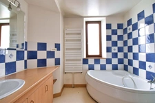 Immeuble à vendre BILLOM (63) / Local commercial et Grand logement
