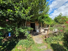 EXCLUSIVITE / Maison de ville avec jardin / 63160 Billom